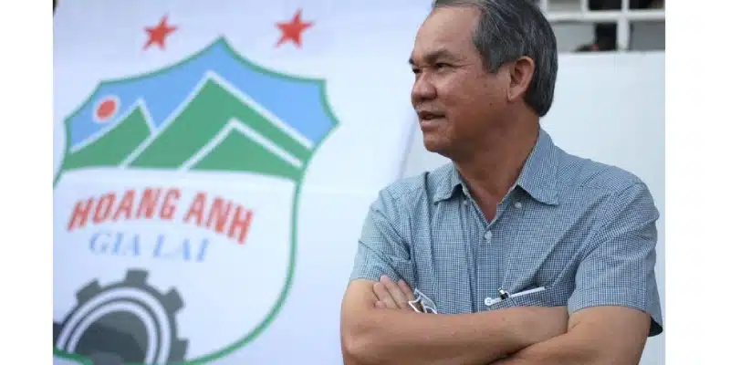 Hoàn cảnh khó khăn của Bầu Đức thời niên thiếu